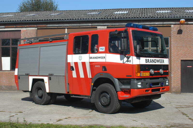 Kenteken: BB-NS-74 Roepnummer: 720 > 81-843 > 22-2741 Type voertuig: TST9 LD3000 HD250 T2400 Merk &amp; Type: DAF FFV75.240RC365 Opbouw: Rosenbauer Bouwjaar: 1994 In dienst: 1994 Uit dienst: 2017
