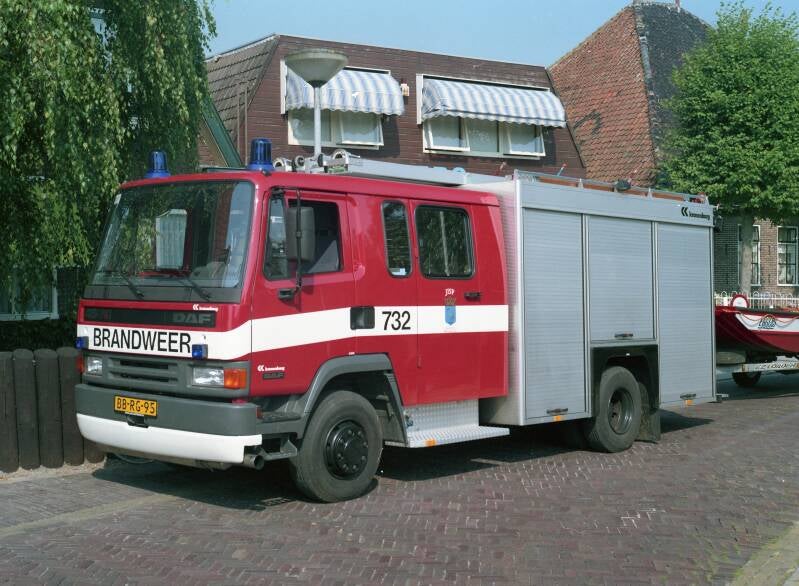 Kenteken: BB-RG-95 Roepnummer: 732 > 11-7034 Type voertuig: TS9 LD3000 HD250 T1500 Merk &amp; Type: DAF FF45.160-11CE365 Opbouw: Kronenburg Bouwjaar: 1994 In dienst: 1994 Uit dienst: 2017