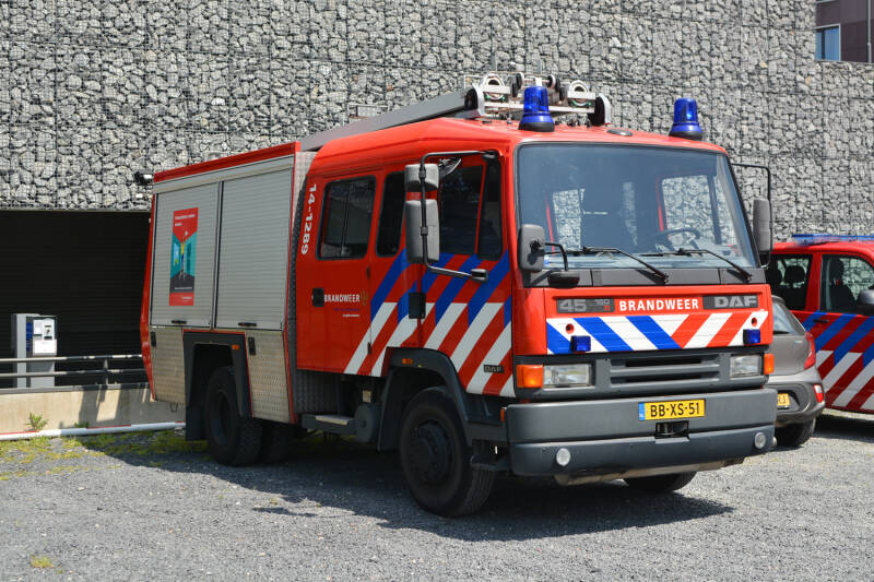 Kenteken: BB-XS-51 Roepnummer: 14-1289 Type voertuig: TS6 LD3000 HD250 T1300 Merk &amp; Type: DAF FF45.160-11CE325 Opbouw: Rosenbauer Nederland Bouwjaar: 1995 In dienst: 2018 Uit dienst:..Voormalige regionale reserve , ex Huizen  tbv de jeugdbrandweer Bussum