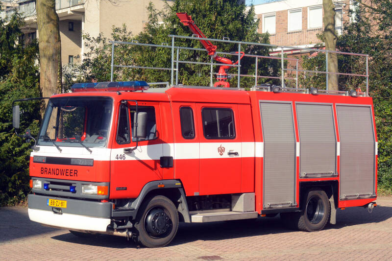 Kenteken: BB-ZJ-81 Roepnummer: 446 Type voertuig: TS8 LD3000 HD250 T1250/750 Merk &amp; Type: DAF FF45.180-11CE365 Opbouw: C&amp;C-Products-Godiva Bouwjaar: 1995 In dienst: 1995 Uit dienst: 2014 Standplaats: Oss - Moleneind