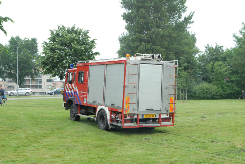 Kenteken: BD-01-BT Roepnummer: 19-4539 Type voertuig: TS7 LD1800 HD240 T800 Merk &amp; Type: Magirus Deutz 130M9FL Opbouw: Mostard-Bachert Bouwjaar: 1981 In dienst: 2007 Uit dienst: 2013 Standplaats: Trainingscentrum-Vlissingen. 