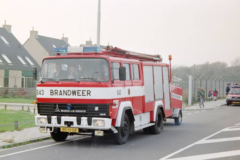 Kenteken: BD-11-GX Roepnummer: 643 Type voertuig: TS10 LD2800 MD260 T2250/250 Merk &amp; Type: Magirus-Deutz 192D11F Opbouw: Motorkracht-Magirus Bouwjaar: 1980 In dienst: 1980 Uit dienst: 1994.  Naar korps Wijk aan Zee > Essent > VAM-Wijster.