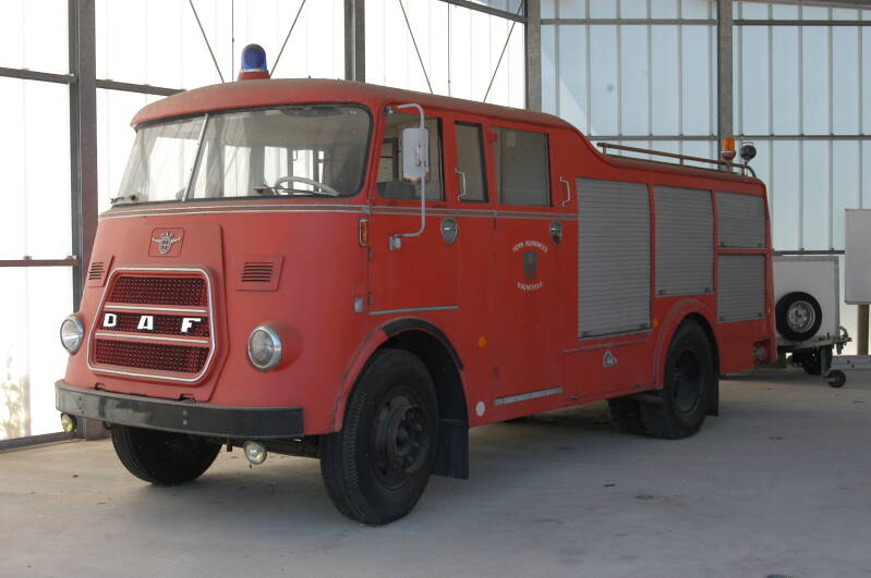 Kenteken: XJ-71-44 > BD-19-KH Roepnummer: 240 Type voertuig: TS10 LD2800 T3200 Merk &amp; Type: DAF A1600BB360 Opbouw: Kronenburg Bouwjaar: 1963 In dienst: 1963 Uit dienst: 1988