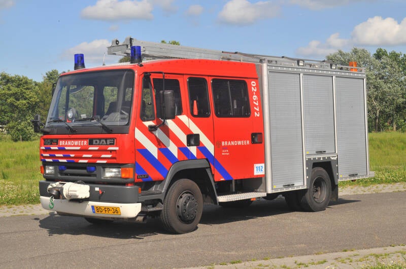 Kenteken: BD-FP-36 Roepnummer: 19-772 > 02-6772 Type voertuig: HV-2 / PM6 Merk &amp; Type: DAF FF45.150-09CT325 Opbouw: Mucar Bouwjaar: 1994 In dienst: 1994 Uit dienst: 2013