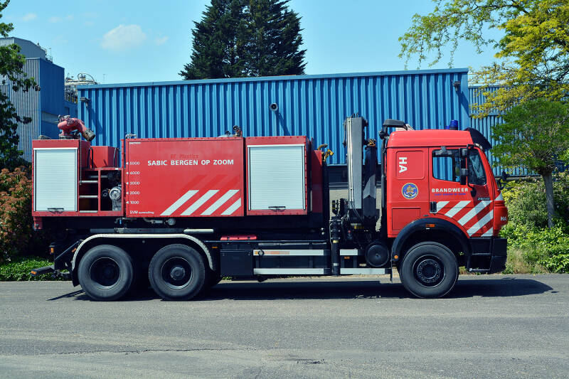 Kenteken: BD-GX-11 Roepnummer: G55 Type voertuig: HA-KR Merk &amp; Type: Mercedes Benz 2650AK59 Opbouw: Leebur-Hiab Bouwjaar: 1995 In dienst: 2001 Uit dienst: Standplaats: Bergen op Zoom