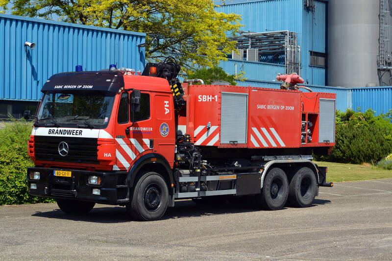 Kenteken: BD-GX-11 Roepnummer: G55 Type voertuig: HA-KR Merk &amp; Type: Mercedes Benz 2650AK59 Opbouw: Leebur-Hiab Bouwjaar: 1995 In dienst: 2001 Uit dienst: Standplaats: Bergen op Zoom
