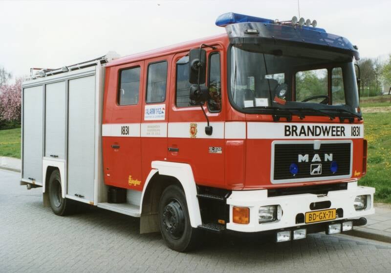 Kenteken: BD-GX-71 Roepnummer: 91-1831 Type voertuig: TS7 LD2800 HD265 T2000 Merk &amp; Type: MAN 12.232FF[M90] Opbouw: Ziegler Brandweertechniek Bouwjaar: 1995 In dienst: 1995 Uit dienst: 2013 Standplaats: Valkenburg-Houthem