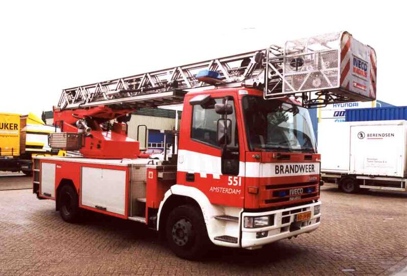 Kenteken: BD-JV-80 Roepnummer: (415) 59-551 > 13-3352 Type voertuig: AL-K24 Merk &amp; Type: Iveco ML120E13[EuroFire] Opbouw: Magirus Bouwjaar: 1996 In dienst: 1996 Uit dienst: 2013