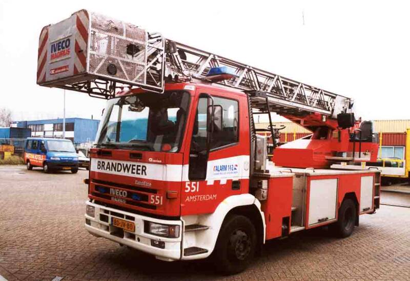 Kenteken: BD-JV-80 Roepnummer: (415) 59-551 > 13-3352 Type voertuig: AL-K24 Merk &amp; Type: Iveco ML120E13[EuroFire] Opbouw: Magirus Bouwjaar: 1996 In dienst: 1996 Uit dienst: 2013