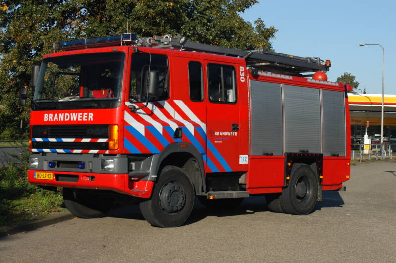 Kenteken: BD-LF-13 Roepnummer: 731 > 81-830 > 22-3241 Type voertuig: TST6 LD3000 HD250 T2400 Merk &amp; Type: DAF FFV75.240RC365 Opbouw: Kronenburg Bouwjaar: 1996 In dienst: 1996 Uit dienst: 2012