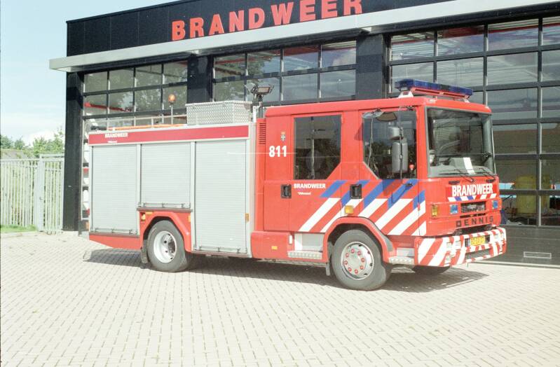 Kenteken: BD-SX-27 Roepnummer: 3 > 811 > 2131 Type voertuig: TS9 LD3250 HD250 T1860 Merk &amp; Type: Dennis Rapier F88 Opbouw: John Dennis-Godiva Bouwjaar: 1996 In dienst: 1996 Uit dienst: 2010