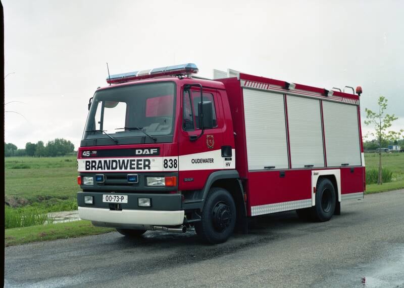 Kenteken: BD-TP-01 Roepnummer: 838 &gt; 47-838 Type voertuig: HV-2 Merk &amp; Type: DAF FF45.130-08C325 Opbouw: Bravon Bouwjaar: 1996 In dienst: 1996 Uit dienst: 2013