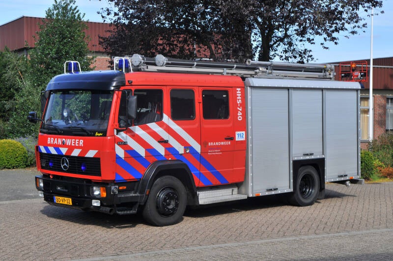 Kenteken: BD-VP-32 Roepnummer: HHS740 Type voertuig: TS9 LD3000 HD250 T1500 Merk &amp; Type: Mercedes Benz 1124F36[Ecol] Opbouw: Ziegler Brandweertechniek Bouwjaar: 1996 In dienst: 1996 Uit dienst: 2012