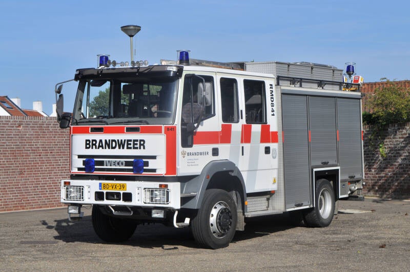 Kenteken: BD-VX-39 Roepnummer: RMD841 Type voertuig: TS9 LD3250 HD300 T2400/200 Merk &amp; Type: Iveco ML135E23WR[EuroCargo] Opbouw: Spijkstaal-Hale Bouwjaar: 1995 In dienst: 2010 Uit dienst: 2014. Afkomstig van Wessem en Thorn