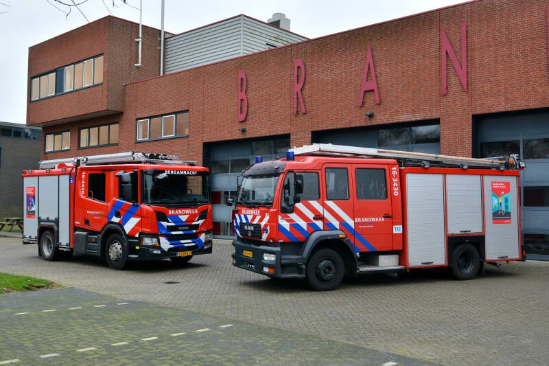 Oude en nieuwe Tankautospuit Bergambacht 