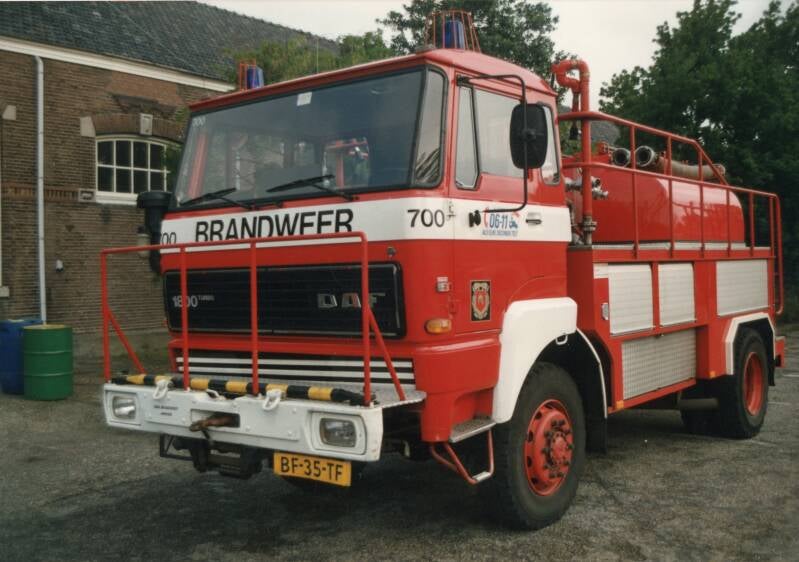 Kenteken: BF-35-TF Roepnummer: 39-700 Type voertuig: TW3 LD1600 T4500 Merk &amp; Type: DAF FAV1800DHR360 Opbouw: van der Dijssel-Ziegler Bouwjaar: 1982 In dienst: 1982 Uit dienst: 1994