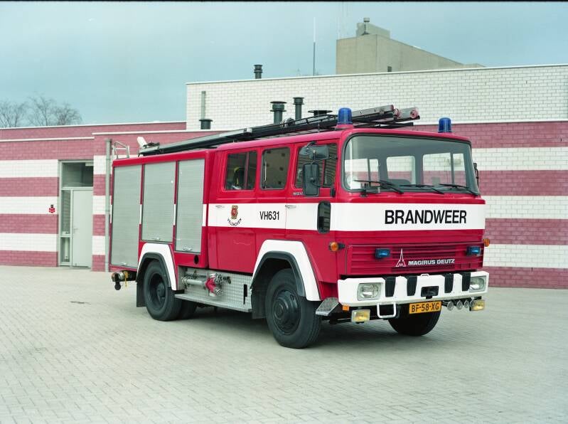 Kenteken: BF-58-XG Roepnummer: 631 > 520 Type voertuig: TS8 LD2800 HD240 T1500 Merk &amp; Type: Magirus Deutz 192D11 Opbouw: Motorkracht-Magirus Bouwjaar: 1982 In dienst: 1982 Uit dienst: 1997.  Verkocht aan VG Safety Support te Moerkapelle.
