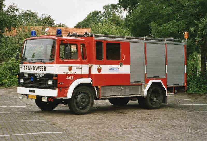 Kenteken: BF-94-YP Roepnummer: 834 > 442 Type voertuig: TS11 LD2500 HD200 T1500 Merk &amp; Type: DAF FA1300DT340 Opbouw: Doeschot-Rosenbauer Bouwjaar: 1982 In dienst: 1982 Uit dienst: 2006
