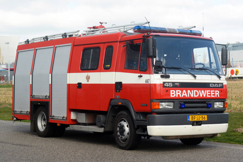Kenteken: BF-JJ-56 Roepnummer: 447 > 21-6132 Type voertuig: TS8 LD3000 HD250 T1250/750 Merk &amp; Type: DAF FF45.180CE365 Opbouw: C&amp;C-Products-Godiva Bouwjaar: 1997 In dienst: 1997 Uit dienst: 2016 Standplaats: Oss - Moleneind.  Naar Oss, tbv jeugdbrandweer B