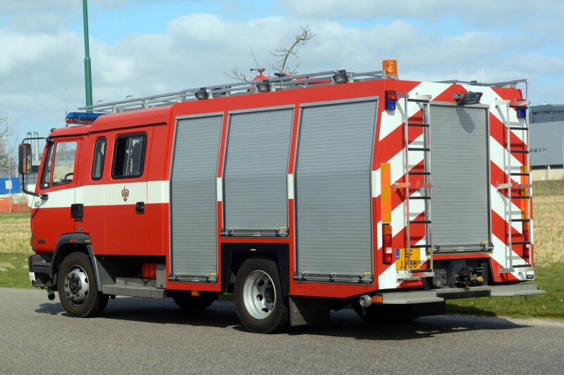 Kenteken: BF-JJ-56 Roepnummer: 447 > 21-6132 Type voertuig: TS8 LD3000 HD250 T1250/750 Merk &amp; Type: DAF FF45.180CE365 Opbouw: C&amp;C-Products-Godiva Bouwjaar: 1997 In dienst: 1997 Uit dienst: 2016 Standplaats: Oss - Moleneind.  Naar Oss, tbv jeugdbrandweer B