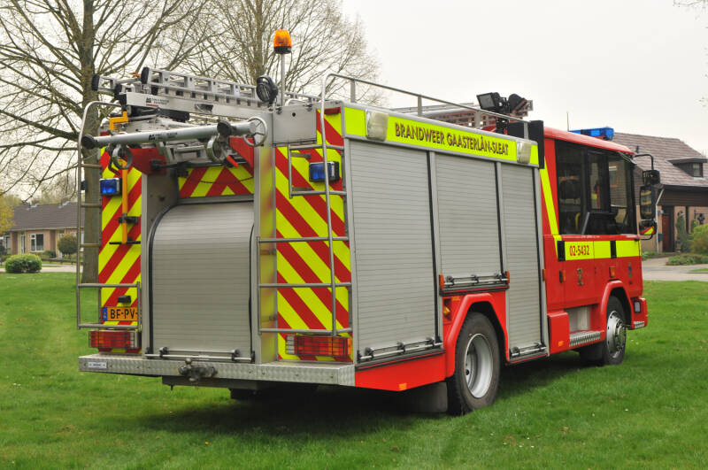 Kenteken: BF-PV-62 Roepnummer: 20-605 > 02-5432 Type voertuig: TS9 LD3250 HD250 T1500 Merk &amp; Type: Dennis Rapier F88XL Opbouw: John Dennis-Godiva Bouwjaar: 1998 In dienst: 1998 Uit dienst: 2012. Na gemeentelijke herindeling korps Balk