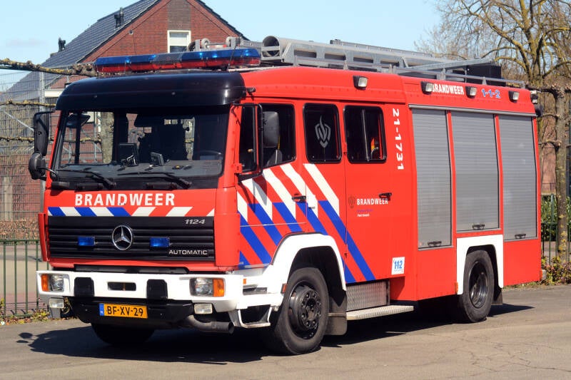 Kenteken: BF-XV-29 Roepnummer: 80-746 > 21-1731 Type voertuig: TS9 LD3250 HD250 T1500 Merk &amp; Type: Mercedes Benz 1124F36[Ecol] Opbouw: Touw-Godiva Bouwjaar: 1997 In dienst: 1997 Uit dienst: 2016
