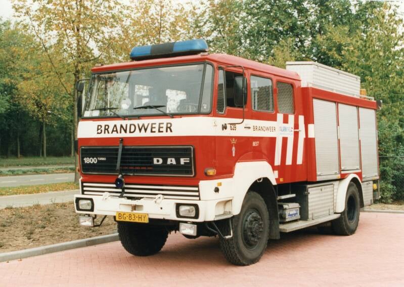 Kenteken: BG-83-HY Roepnummer: 635 > 639 Type voertuig: TS10 LD2600 HD400 T1800 Merk &amp; Type: DAF FFV1800DHR360 Opbouw: den Hartog-Bachert Bouwjaar: 1983 In dienst: 1983 Uit dienst: 1999