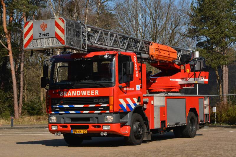 Kenteken: BG-HX-50 Roepnummer: 09-6652 Type voertuig: AL-K30 Merk &amp; Type: DAF FF75.270RC430 Opbouw: Magirus Bouwjaar: 1998 In dienst: 2020 Uit dienst: . Afkomstig van Bilthoven.