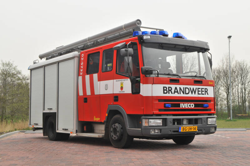 Kenteken: BG-JH-14 Roepnummer: 667 > 02-5733 Type voertuig: TS8 LD2800 HD265 T1200 Merk &amp; Type: Iveco ML100E18[EuroCargo] Opbouw: Ziegler Brandweertechniek Bouwjaar: 1998 In dienst: 1998 Uit dienst: 2015