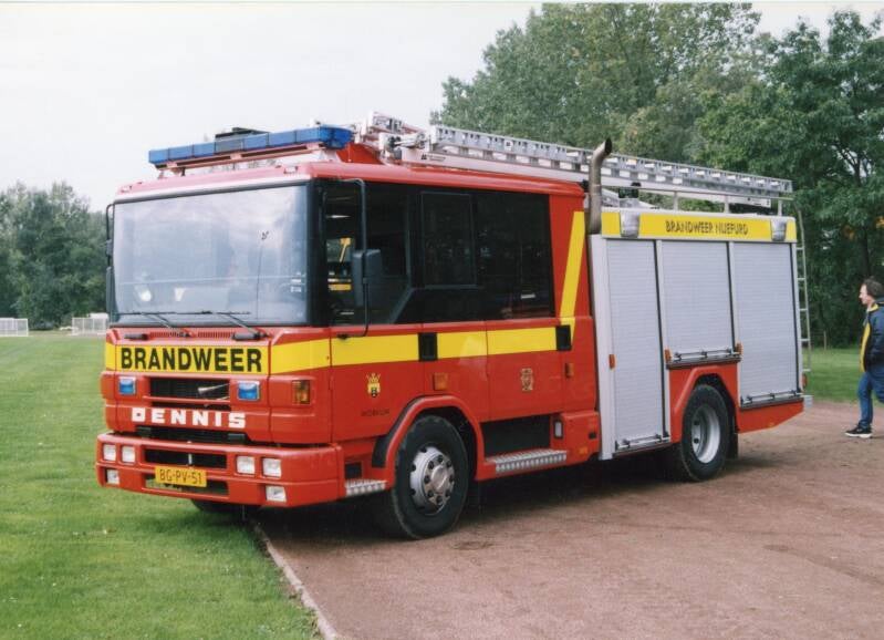 Kenteken: BG-PV-51 Roepnummer: 666 > 02-5735 Type voertuig: TS8 LD3250 HD250 T1860 Merk &amp; Type: Dennis Rapier Opbouw: John Dennis-Godiva Bouwjaar: 1998 In dienst: 1998 Uit dienst: 2015