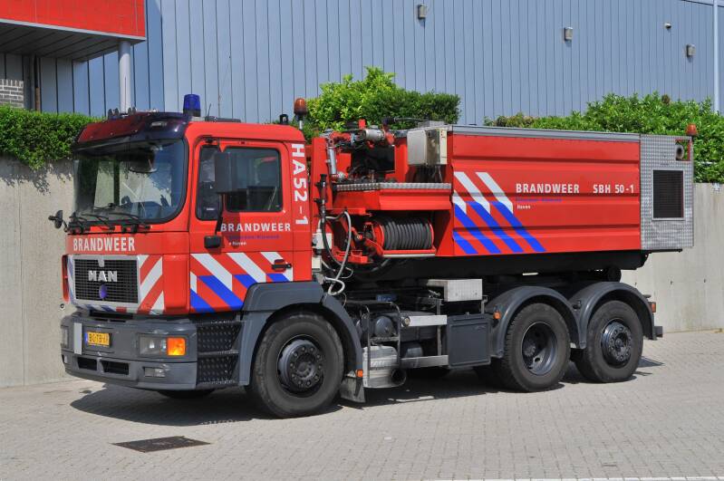 Kenteken: BG-TB-69 Roepnummer: HA59-1 > HA52-1 > HA56-1 Type voertuig: HA Merk &amp; Type: MAN 27.343FNLF/G (F2000) Opbouw: Terberg-NCH Bouwjaar: 1998 In dienst: 1999 Uit dienst: 2016 Standplaats: Rotterdam-Rozenburg