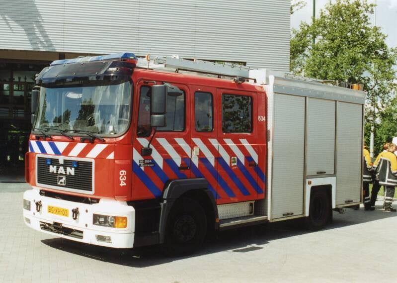Kenteken: BG-XH-03 Roepnummer: 40-634 > 06-9431 > 06-6231 Type voertuig: TS8 LD3250 HD2500 T2000 Merk &amp; Type: MAN 14.264F[M2000-Intercity] Opbouw: Hoogstaal-Godiva Bouwjaar: 1999 In dienst: 1999 Uit dienst: 2024