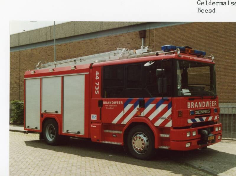 Kenteken: BH-FJ-76 Roepnummer: 44-735 > 08-6131 Type voertuig: TS9 LD3000 HD250 T2200 Merk &amp; Type: Dennis Sabre XL Opbouw: Rosenbauer Nederland Bouwjaar: 1999 In dienst: 1999 Uit dienst: 2014.  Naar Geldermalsen  