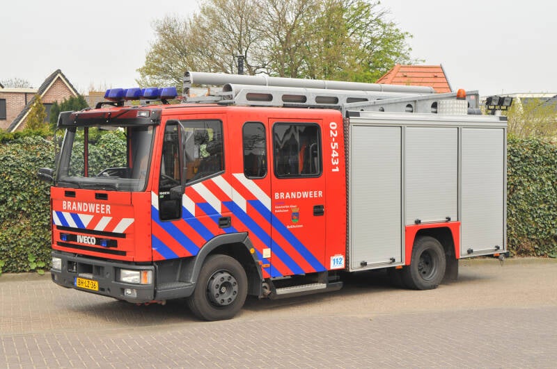 Kenteken: BH-LZ-36 Roepnummer: 20-607 > 02-5431 Type voertuig: TS9 LD3000 HD250 T1200 Merk &amp; Type: Iveco ML100E18[EuroCargo] Opbouw: Rosenbauer Bouwjaar: 1999 In dienst: 1999 Uit dienst: 2018