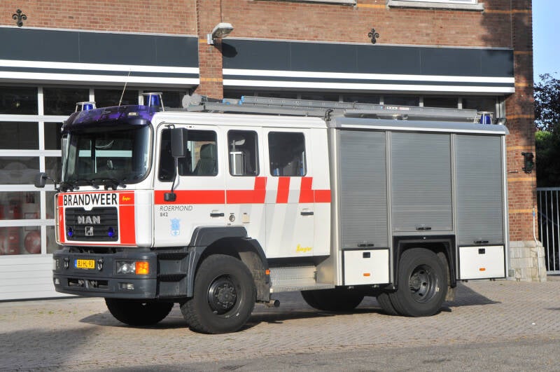 Kenteken: BJ-HL-93 Roepnummer: 842 > 23-5133 Type voertuig: TS7 LD3000 HD265 T2200 Merk &amp; Type: MAN 14.264MAF[M2000 Intercity] Opbouw: Ziegler Brandweertechniek Bouwjaar: 2000 In dienst: 2000 Uit dienst: 2018