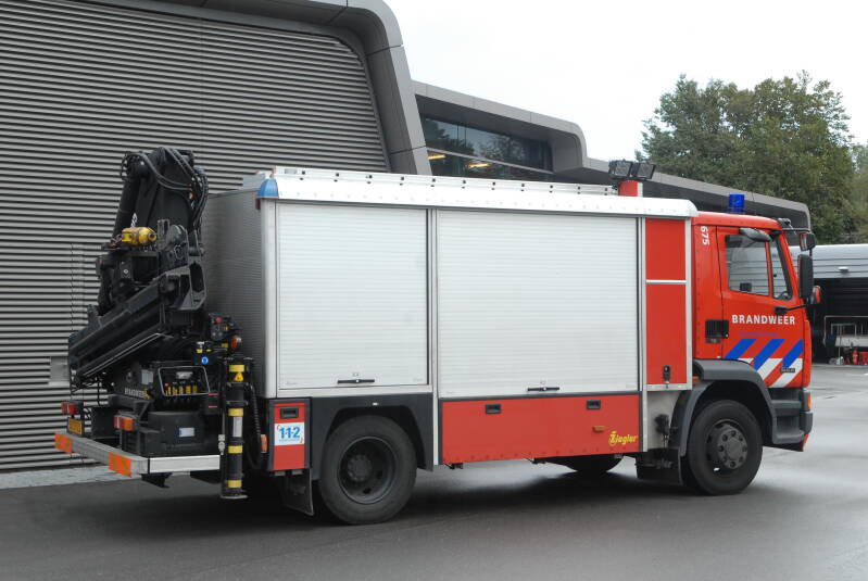Kenteken: BJ-JT-22 Roepnummer: 675 Type voertuig: HV-KR Merk &amp; Type: DAF FF55.235-15CE360 Opbouw: Ziegler Brandweertechniek-Hiab Bouwjaar: 2000 In dienst: 2000 Uit dienst: 2014. Regionaal voertuig. Naar brandweer Purmerend.