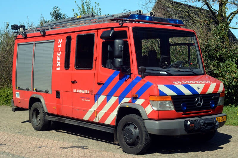 Kenteken: BJ-LP-87 Roepnummer: 80-816 > 21-3381 Type voertuig: PM9 Merk &amp; Type: Mercedes Benz 814D37[Vario] Opbouw: Derks Bouwjaar: 2000 In dienst: 2000 Uit dienst: 2017
