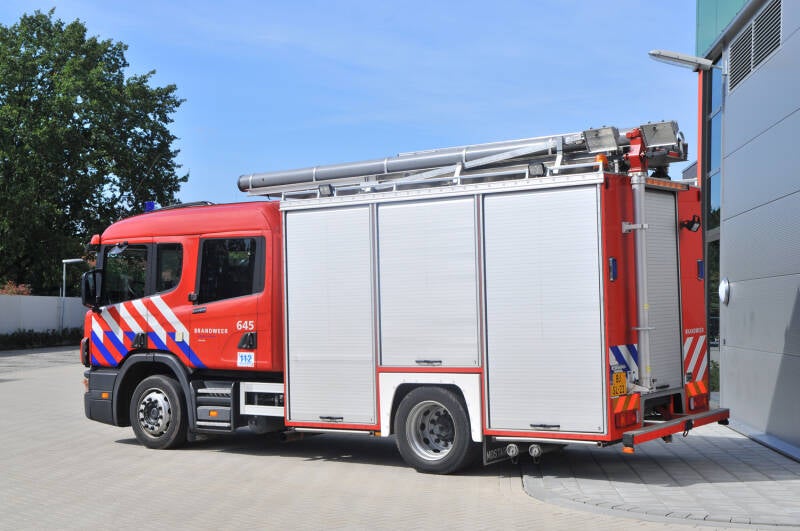 Kenteken: BJ-SL-22 Roepnummer: VL645 > 23-3233 Type voertuig: TS8 LD3250 HD240 T2000 Merk &amp; Type: Scania P94D230NA(4x4) Opbouw: Mostard-Godiva Bouwjaar: 2001 In dienst: 2009 Uit dienst: 2017. Afkomstig van Tegelen, naar Regio
