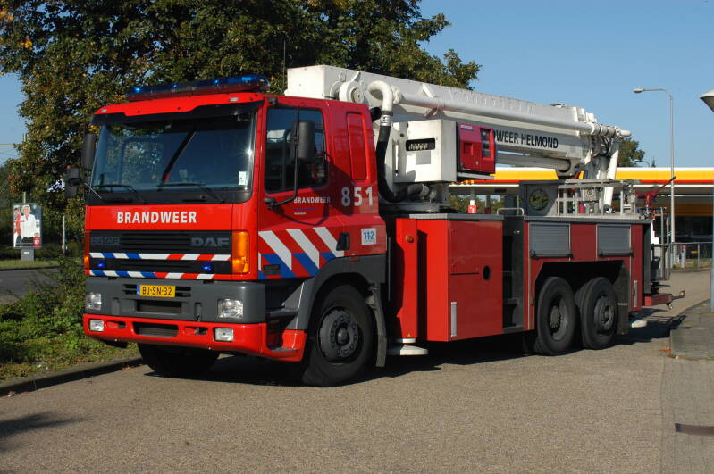 Kenteken: BJ-SN-32 Roepnummer: 851 > 22-3251 Type voertuig: HW-28 Merk &amp; Type: DAF FFN85.380XC580 Opbouw: Hilton Bouwjaar: 2001 In dienst: 2001 Uit dienst: 2017