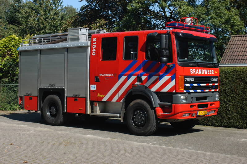 Kenteken: BJ-SZ-16 Roepnummer: 81-840 > 22-2041 Type voertuig: TST8 LD2800 HD265 T2400 Merk &amp; Type: DAF FFV75.290CF365 Opbouw: Ziegler Brandweertechniek Bouwjaar: 2000 In dienst: 2000 Uit dienst: 2017 Standplaats: Neerkant