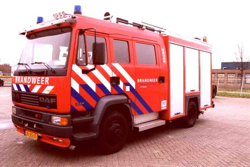 Kenteken: BJ-XS-01 Roepnummer: 39-745 > 07-3632 Type voertuig: TS7 LD3250 HD250 T1500 Merk &amp; Type: DAF FF55.230CE360 Opbouw: Gemco-Godiva Bouwjaar: 2001 In dienst: 2001 Uit dienst: 2013