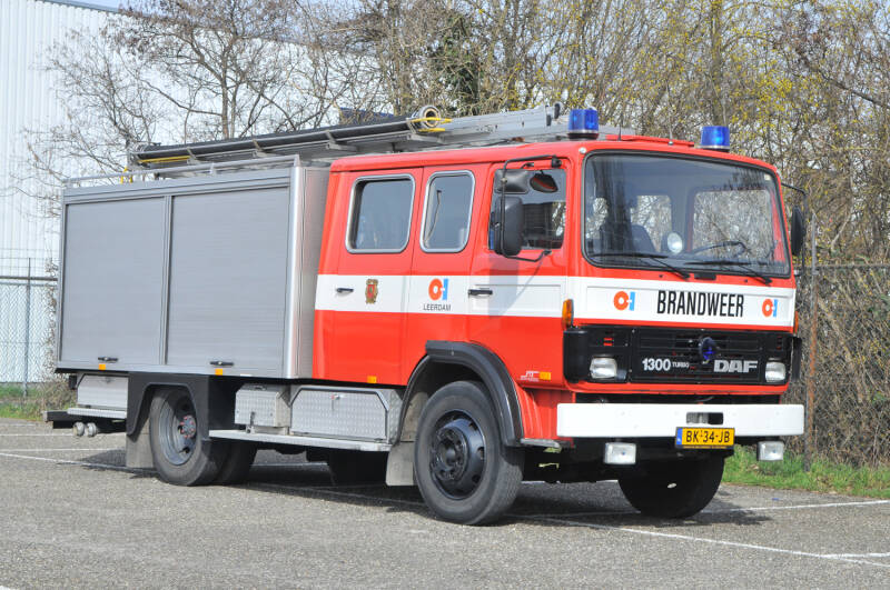 Kenteken: BK-34-JB Roepnummer: Type voertuig: TS9 LD3000 HD260 T1500 Merk &amp; Type: DAF FF1300DT340 Opbouw: Ajax-Ziegler Bouwjaar: 1984 In dienst: 2003 Uit dienst:  Via FTE overgenomen van brandweer Surhuisterveen  