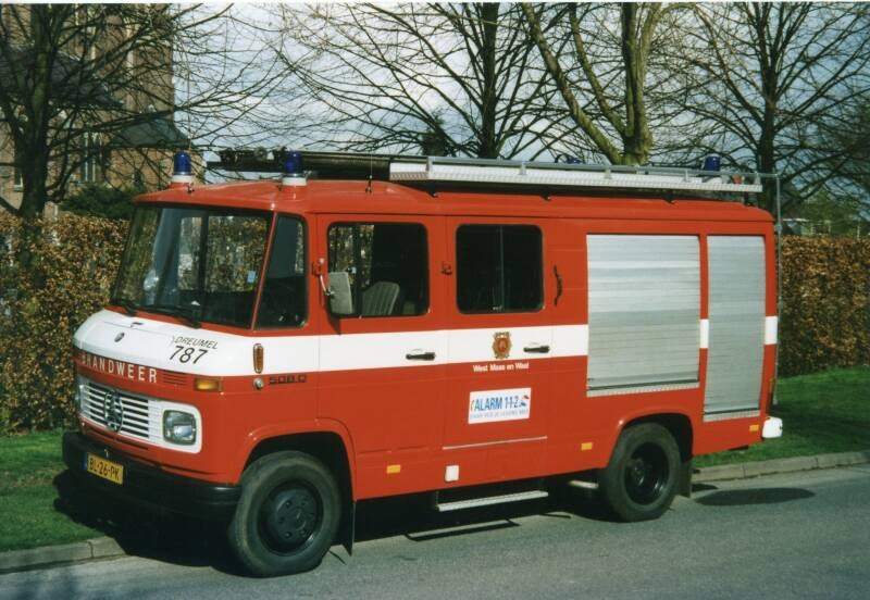Kenteken: 01-PB-89 > BL-26-PK Roepnummer: 787 Type voertuig: PM10 Merk &amp; Type: Mercedes Benz LF508D29 Opbouw: den Hartog Bouwjaar: 1979 In dienst: 1979 Uit dienst: 2001