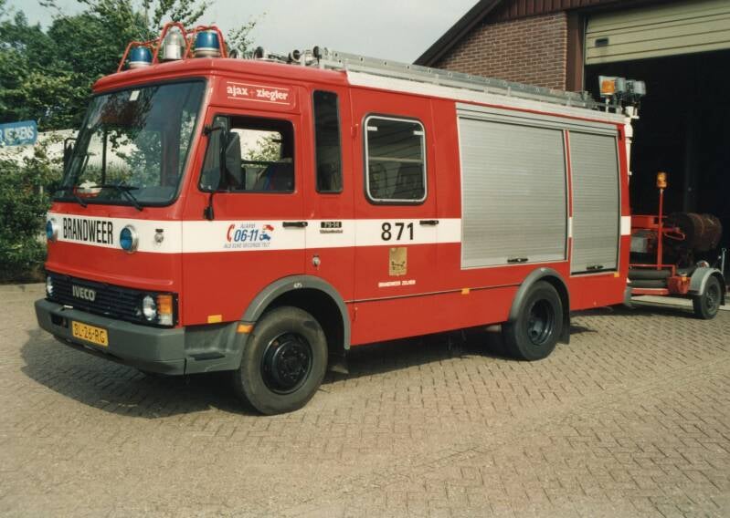 Kenteken: BL-26-RG Roepnummer: 871 Type voertuig: TS9 [GM]LD2000 HD240 T1000 Merk &amp; Type: Iveco Zeta 79.14VF Opbouw: Ajax-Ziegler Bouwjaar: 1985 In dienst: 1985 Uit dienst: 2001