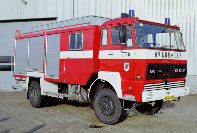 Kenteken: BL-77-LN Roepnummer: Type voertuig: TS6[10] LD2800 HD240 T2000 Merk &amp; Type: DAF FFV1800DHTD360 Opbouw: Kronenburg Bouwjaar: 1985 In dienst: 1985 Uit dienst: 1993.  Regionaal BiZa voertuig. 