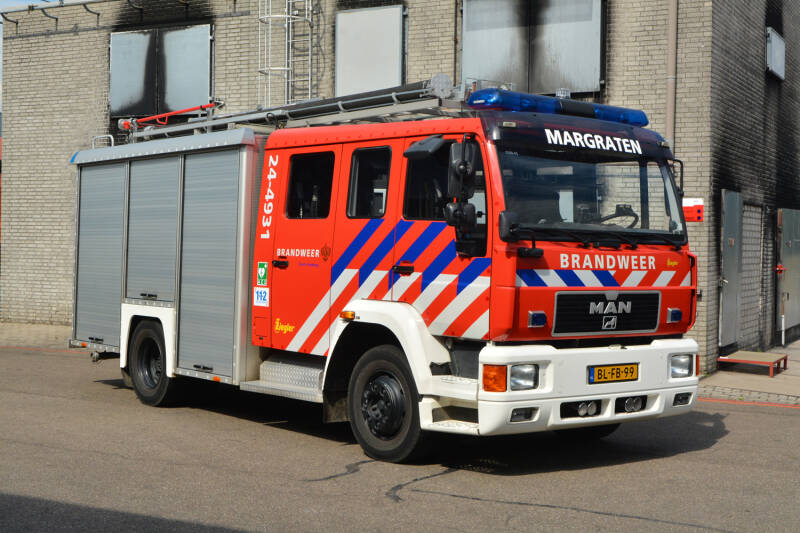 Kenteken: BL-FB-99 Roepnummer: 91-641 > 24-4931 Type voertuig: TS9 LD3000 HD265 T2000 Merk &amp; Type: MAN 14.224LF[M2000-City] Opbouw: Ziegler Brandweertechniek Bouwjaar: 2001 In dienst: 2001 Uit dienst: 2020