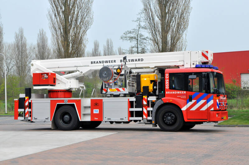 Kenteken: BL-PZ-90 Roepnummer: 20-635 > 02-5650 Type voertuig: HW-27 Merk &amp; Type: Mercedes Benz 1828LLF45[Econ] Opbouw: Bronto Bouwjaar: 2001 In dienst: 2001 Uit dienst: 2020