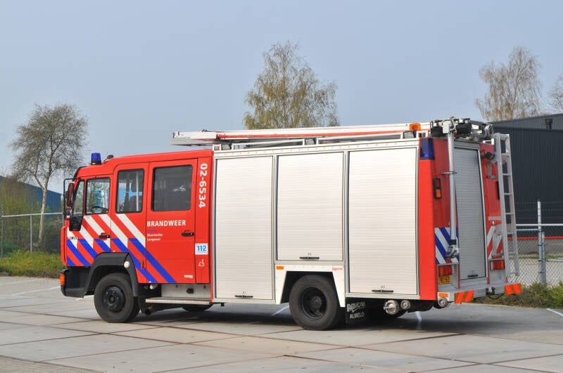Kenteken: BL-RL-62 Roepnummer: 827 > 02-6534 Type voertuig: TS9 LD3250 HD250 T1500 Merk &amp; Type: MAN 10.224LF[L2000] Opbouw: Mucar-Godiva Bouwjaar: 2001 In dienst: 2001 Uit dienst: 2020. Naar Smallingerland, korps Drachten 