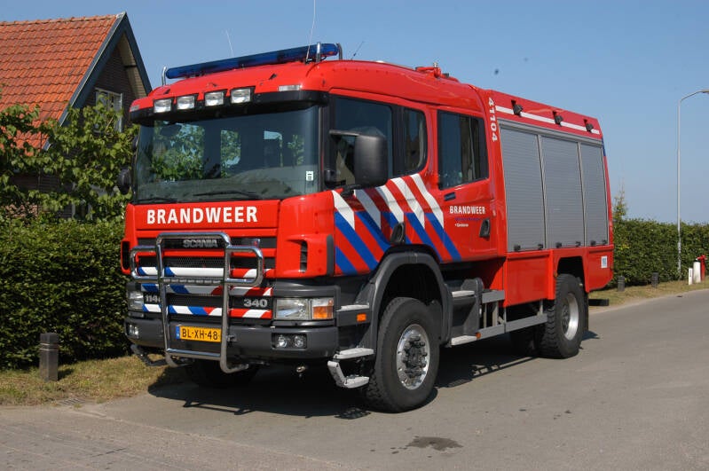 Kenteken: BL-XH-48 Roepnummer: 41-104 > 07-1341 Type voertuig: TST8NB LD3000 HD250 T4150 Merk &amp; Type: Scania P114CB340[4x4] Opbouw: BSN-Rosenbauer Bouwjaar: 2002 In dienst: 2002 Uit dienst: 2018