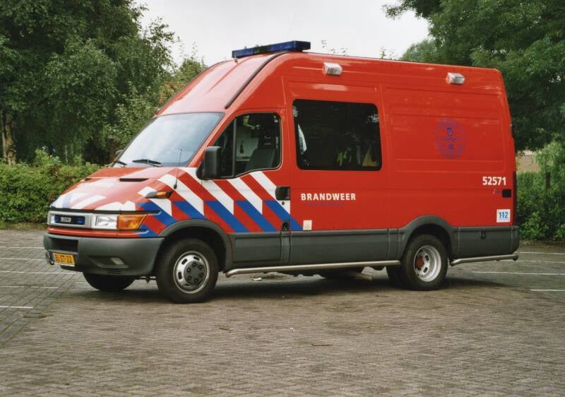 Kenteken: BL-ZT-22 Roepnummer: 882 > 52571 Type voertuig: GM8 / WO > WO Merk &amp; Type: Iveco Daily 40C13C Opbouw: Kenbri Bouwjaar: 2002 In dienst: 2002 Uit dienst: 2010